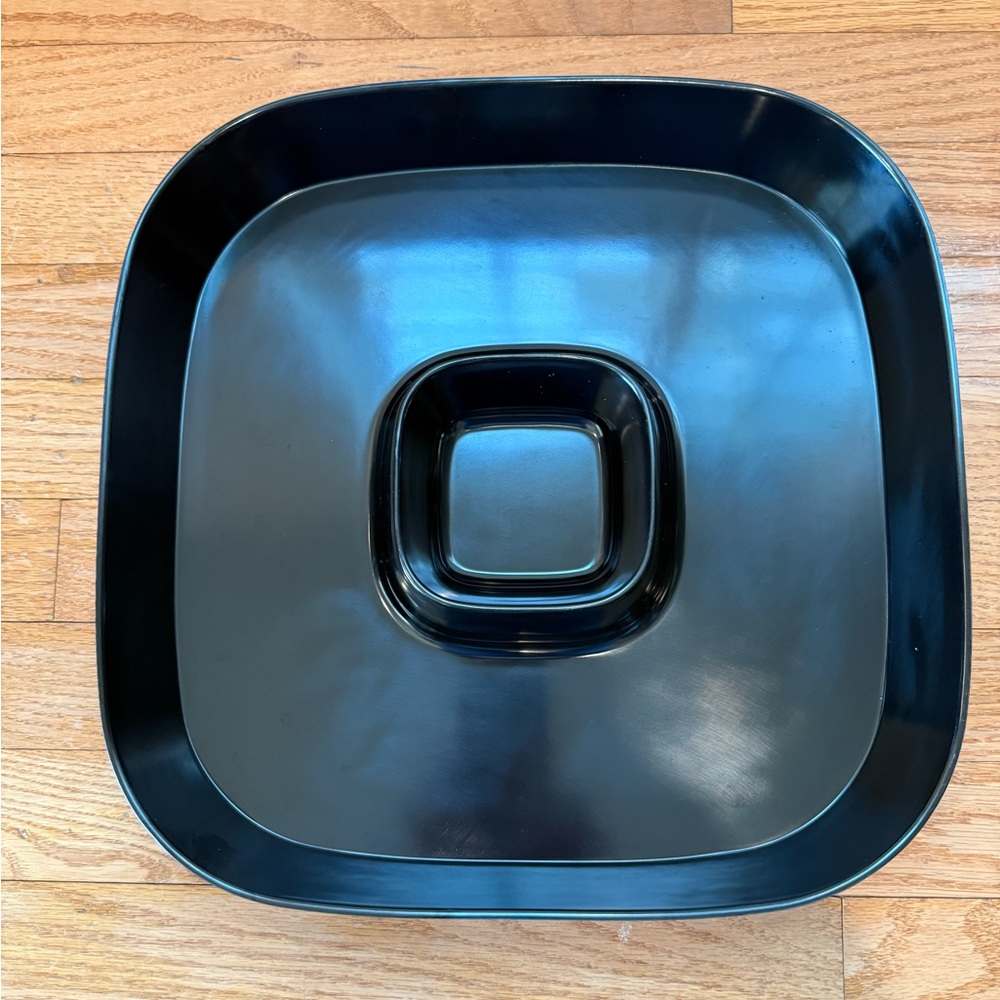 Black plastic chip/veg and dip tray dishwasher safe